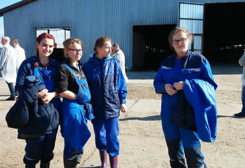 Privet-Rostov.ru - В СЗАО «СКВО» Зерноградского района побывала делегация из Дании