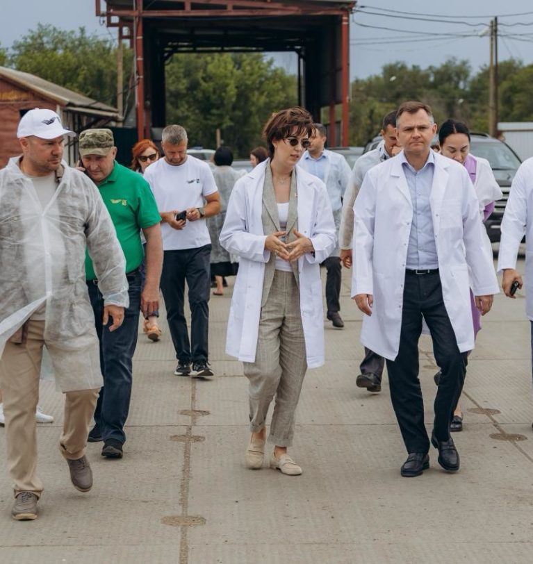 Юрий Слюсарь оценил технологическую оснащенность, кадровую политику и социальные инициативы молочного лидера Дона СЗАО «СКВО».